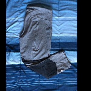 Lululemon Athletica Gray Black Workout Pants Sz 12